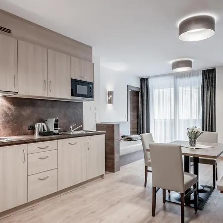 The View By Regina דירה *